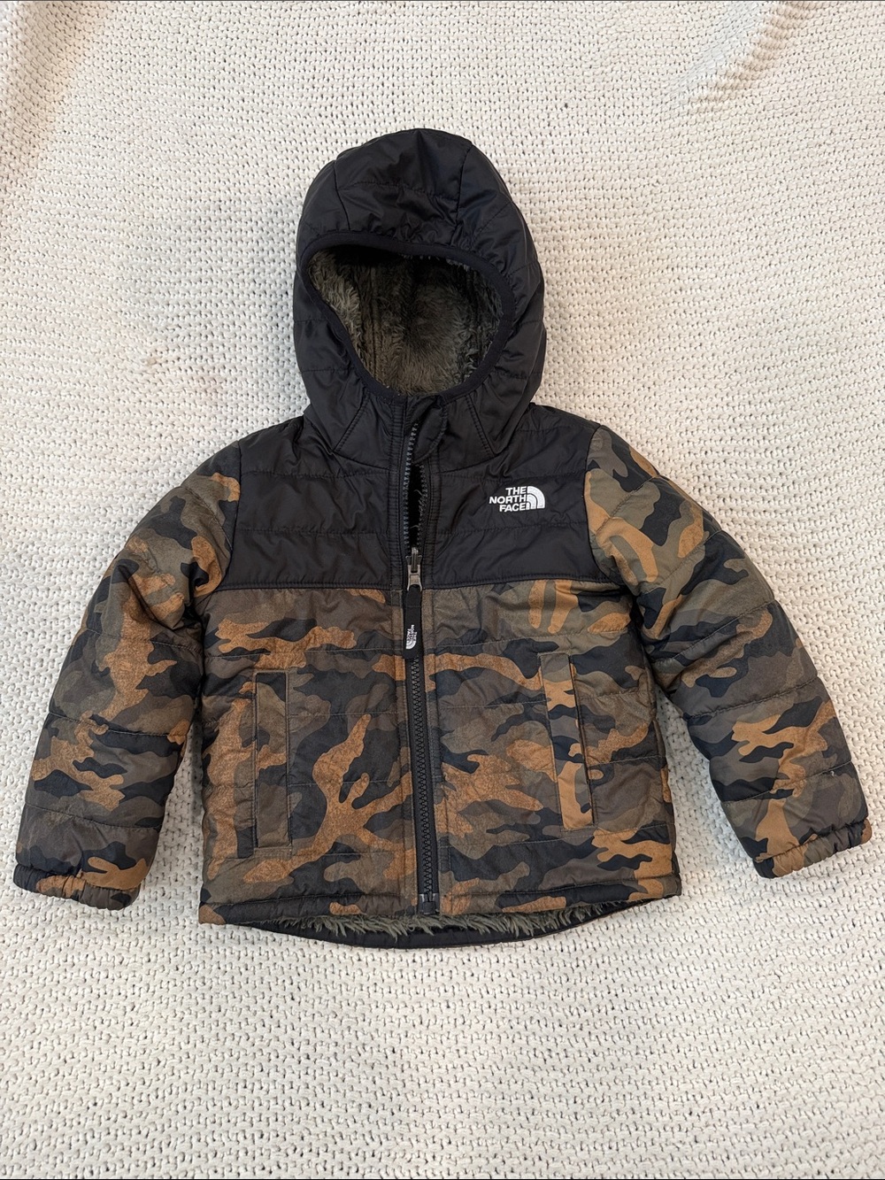 The North Face Toddler Winter Reversible Full
Zip Jacket Coat Size 2T Camo Green